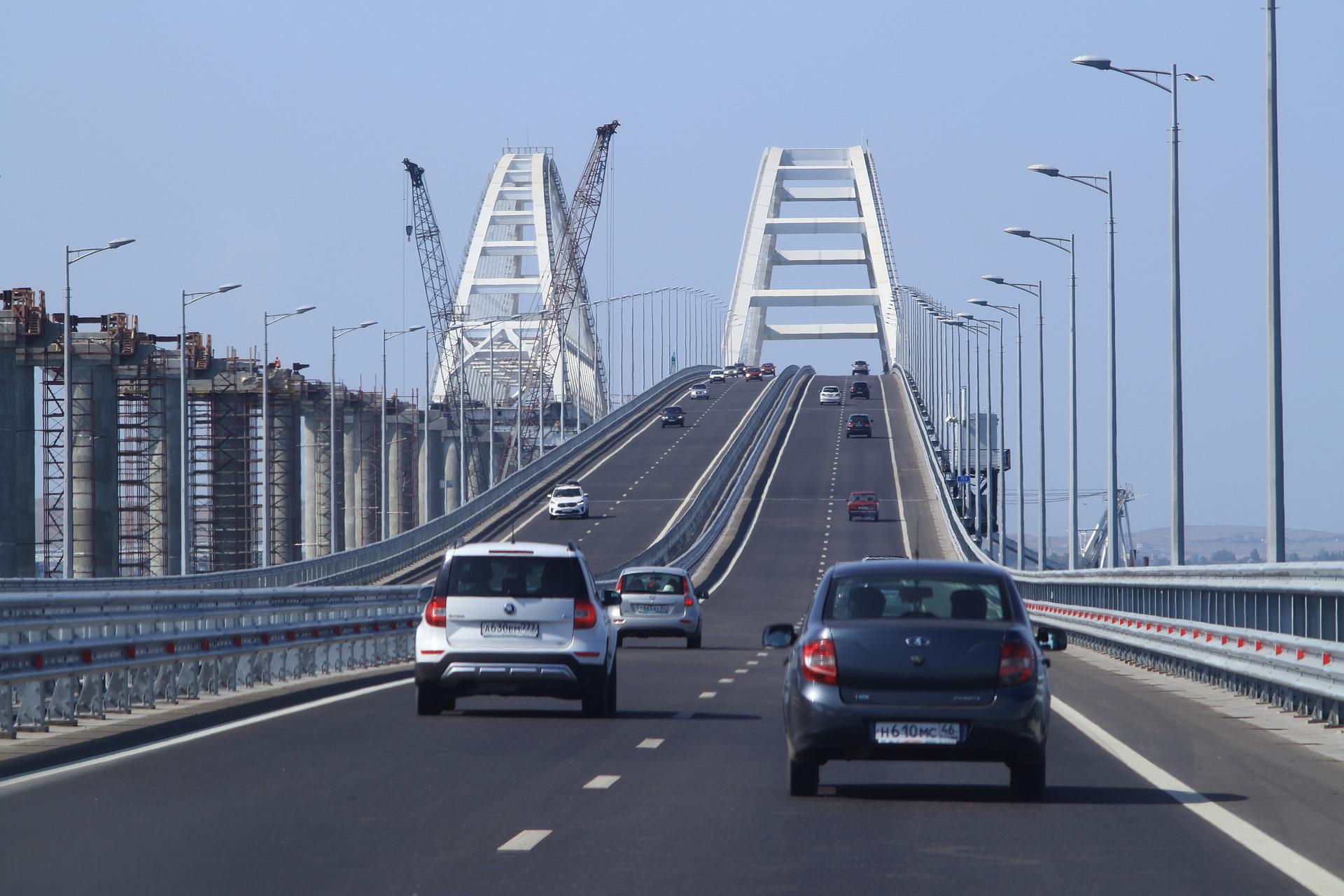 Google Maps in Himars shows the Crimean bridge