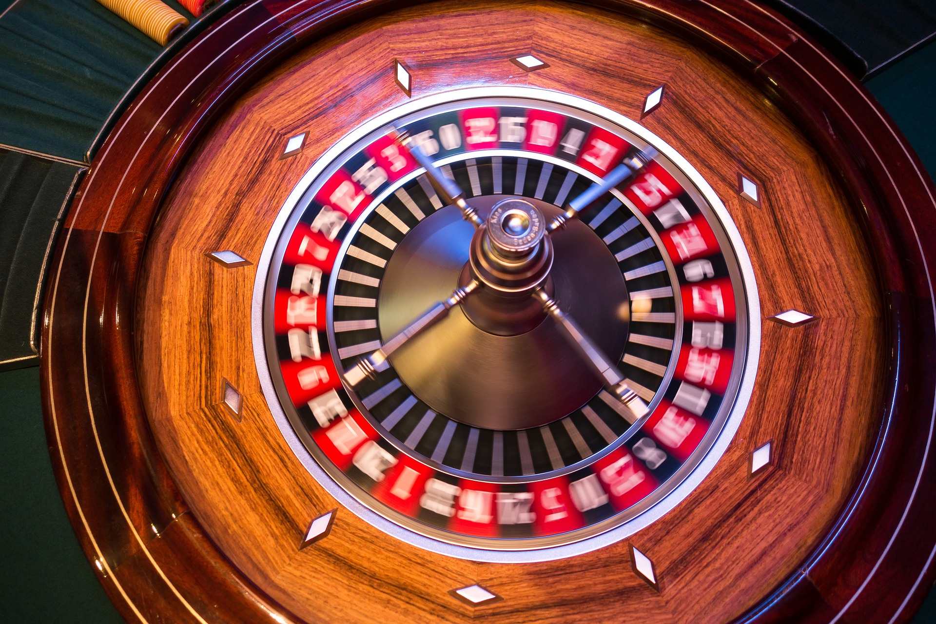 How to play live roulette online