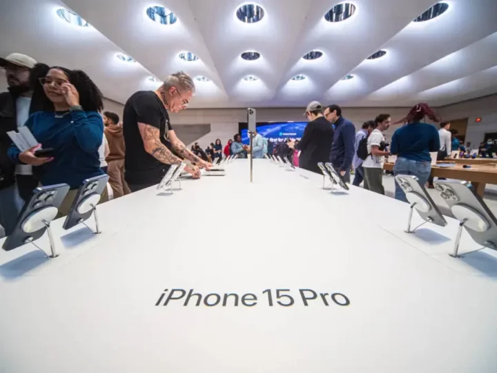 Apple faces growing problems in China with falling sales